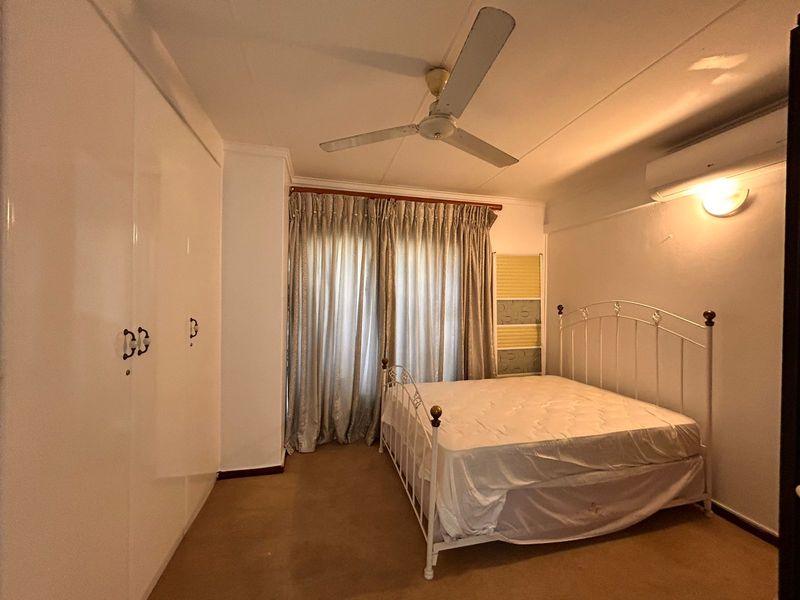 Spacious 5 Bedroom Family Home for Sale in Meer en See - Photo 10