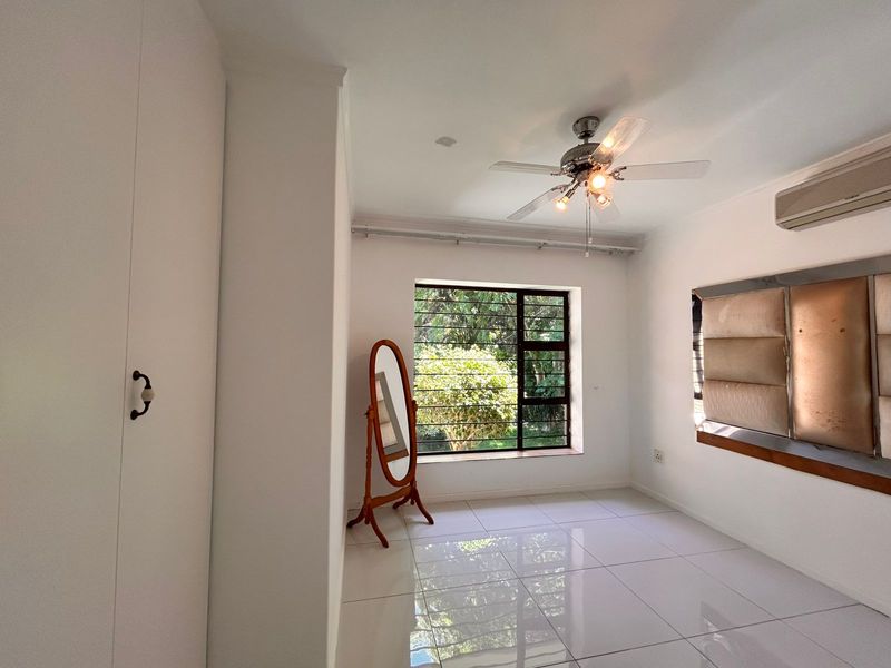 Spacious 5 Bedroom Family Home for Sale in Meer en See - Photo 9