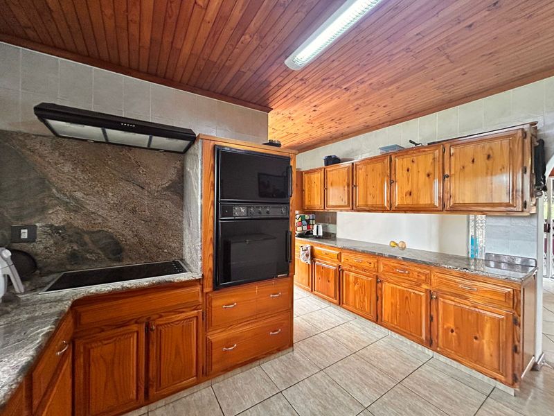 Room to Grow, Space to breathe. The Perfect Setting for Your Next Chapter! - Photo 4