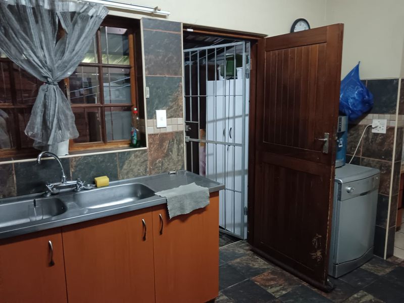 3 Bedroom House in Veld En Vlei - Photo 9