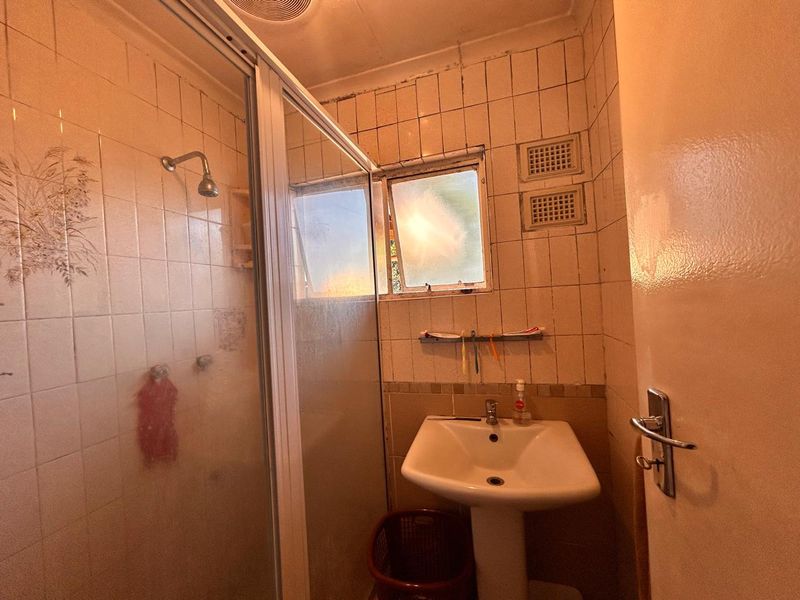 BEDROOM HOUSE FOR SALE IN BRACKENHAM - Photo 5