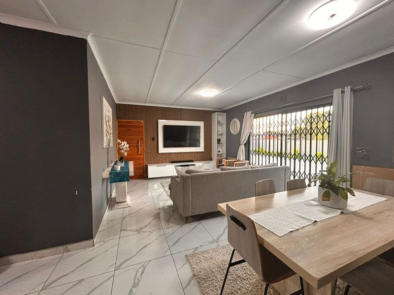 Beautiful 4 Bedroom Family Home with Modern Finishes in Sought After Meer en See - Photo 2