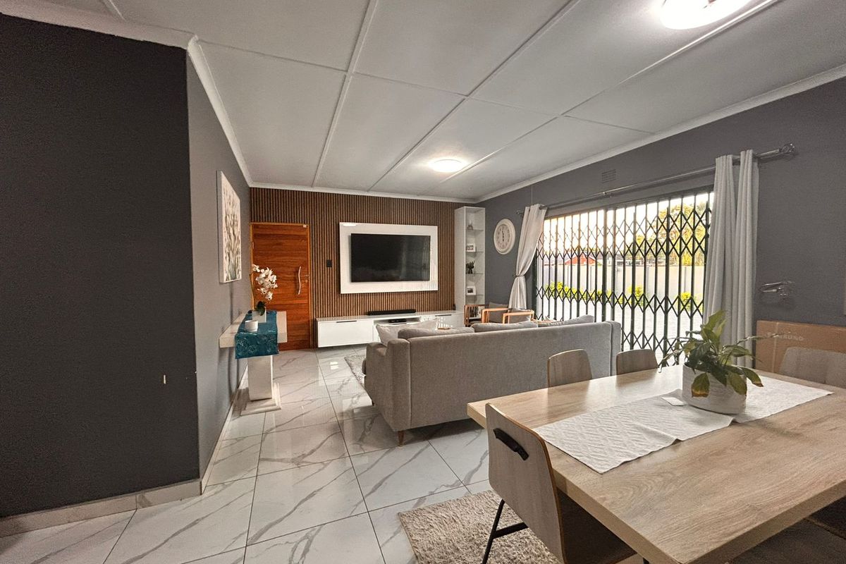 Beautiful 4 Bedroom Family Home with Modern Finishes in Sought After Meer en See - Photo 2