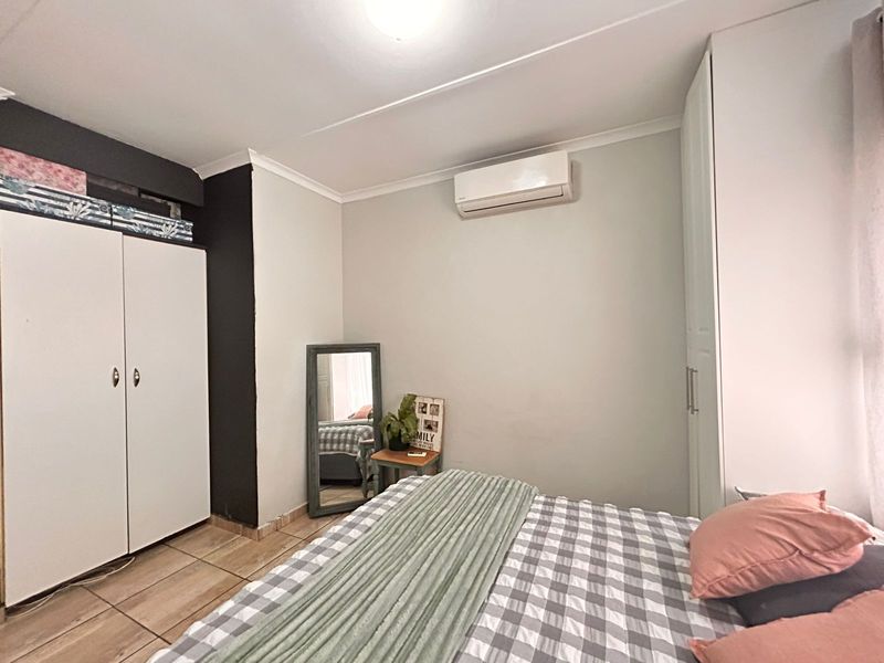 Beautiful Family Home with Entertainment Area and Pool in the Heart of Veld en Vlei - Photo 8