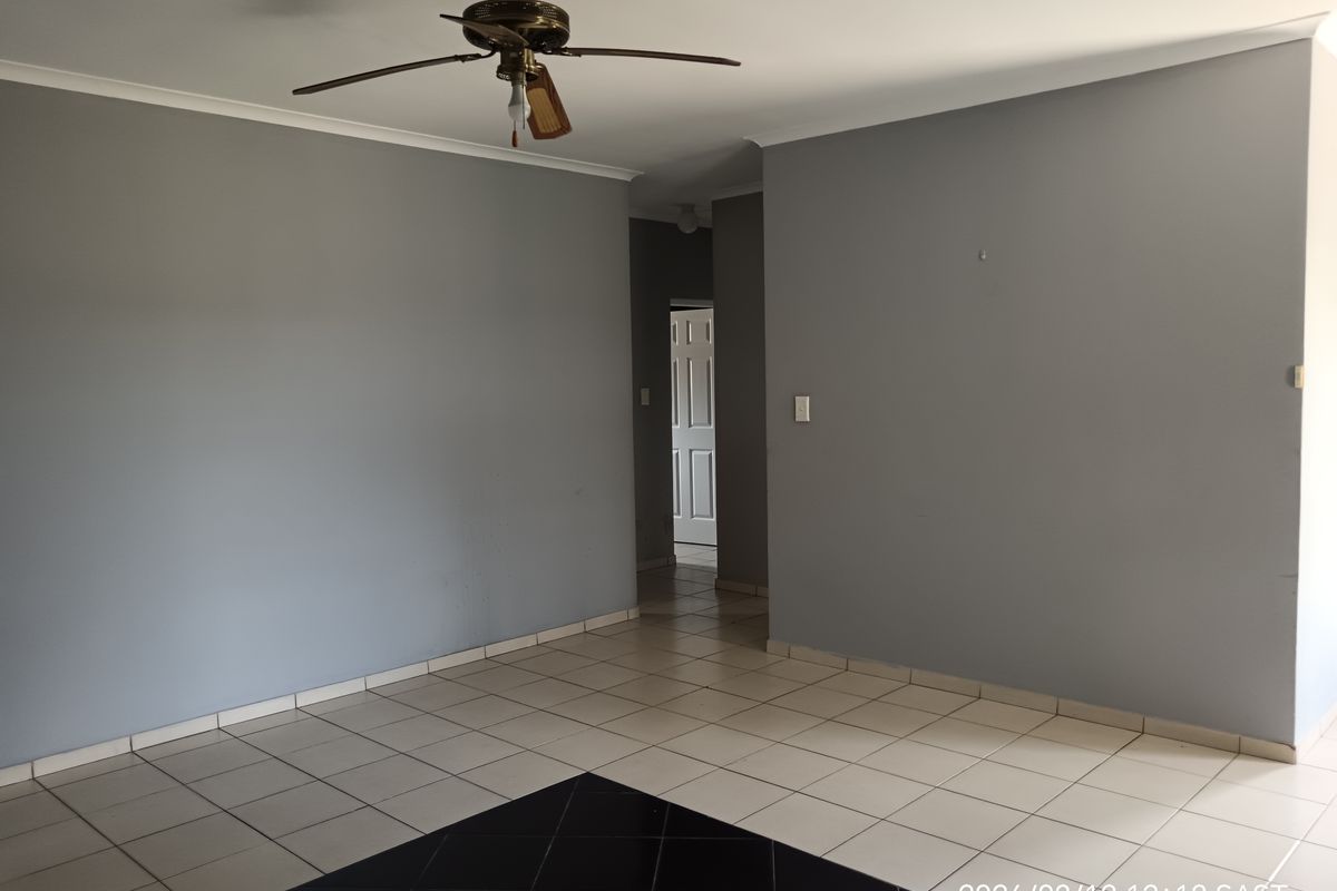 6 Bedroom, 2 Bathroom house to Rent in Birdswood - Photo 2