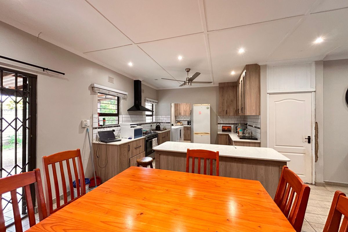 Welcome to this stunning and well-maintained 3-bedroom home - Photo 4