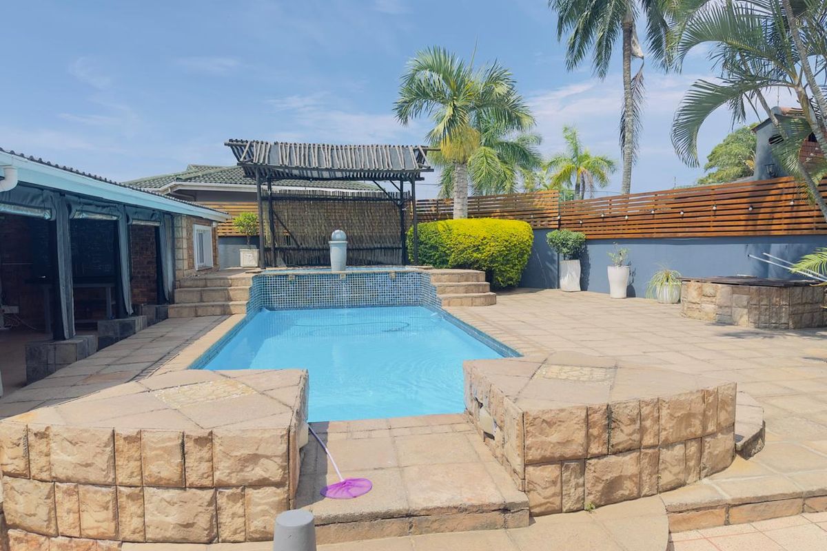 Stunning 5-Bedroom Family Home in Meer en See - Photo 2