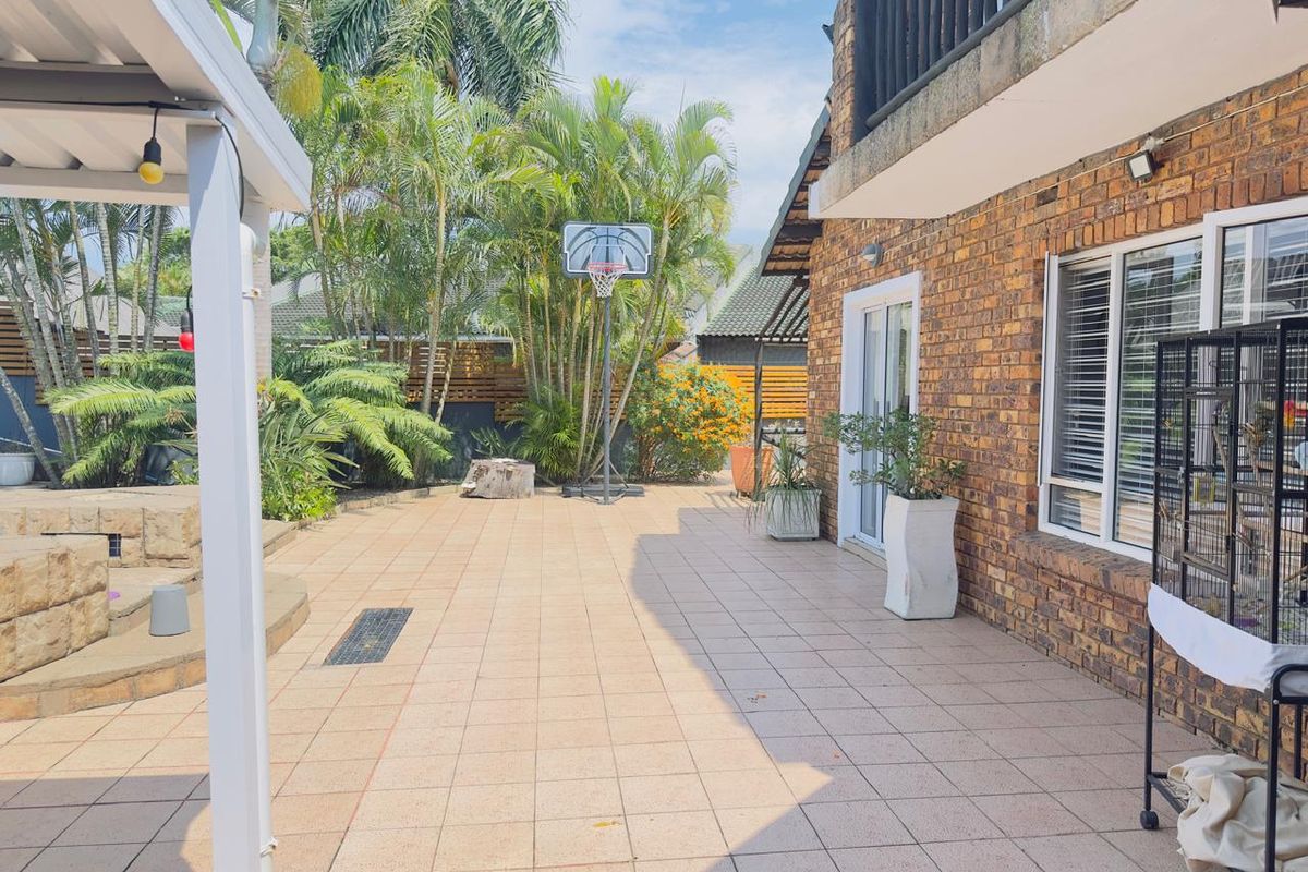 Stunning 5-Bedroom Family Home in Meer en See - Photo 4