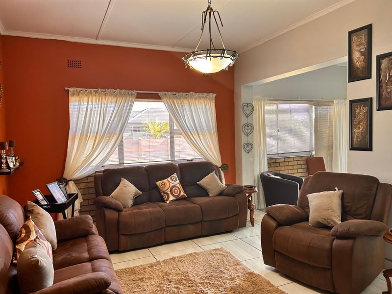 3 Bedroom House for Sale in Arboretum - Photo 7