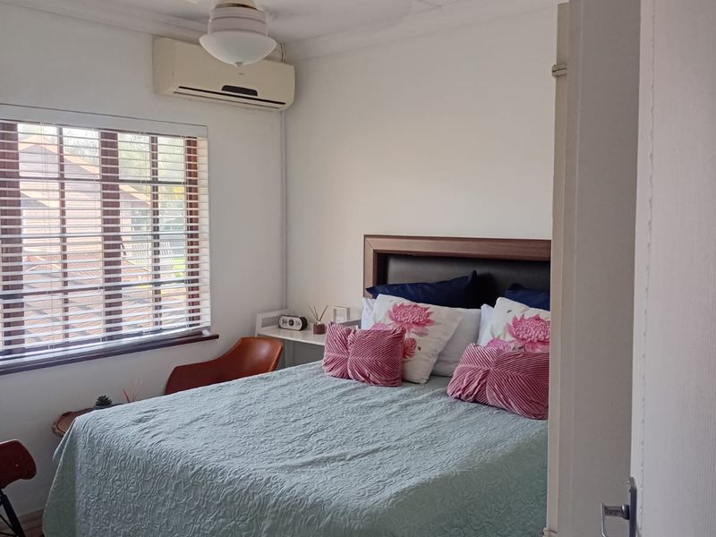 Welcome to this beautifully designed 3-bedroom complex that perfectly combines comfort. - Photo 4