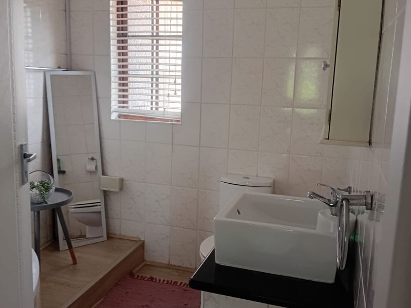 Welcome to this beautifully designed 3-bedroom complex that perfectly combines comfort. - Photo 10