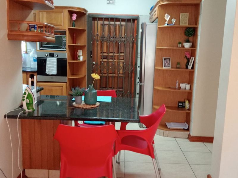 Welcome to the beautiful 3 bedroom complex - Photo 3