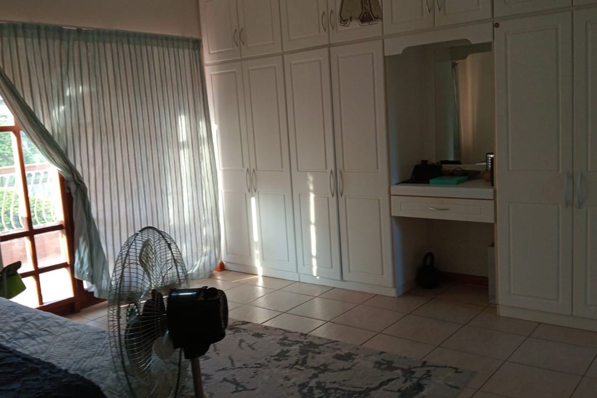 Welcome to the beautiful 3 bedroom complex - Photo 5