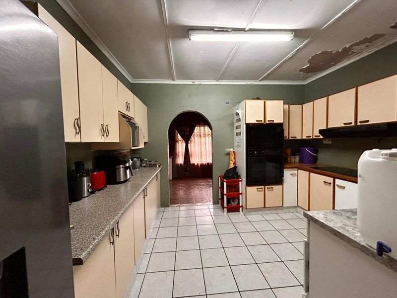 3 Bedroom House in Esikhawini - Photo 2