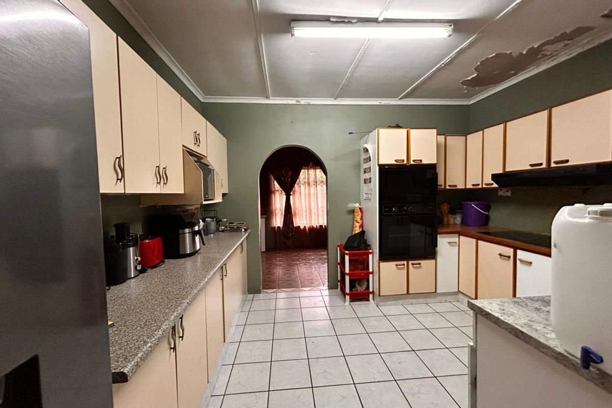 3 Bedroom House in Esikhawini - Photo 2