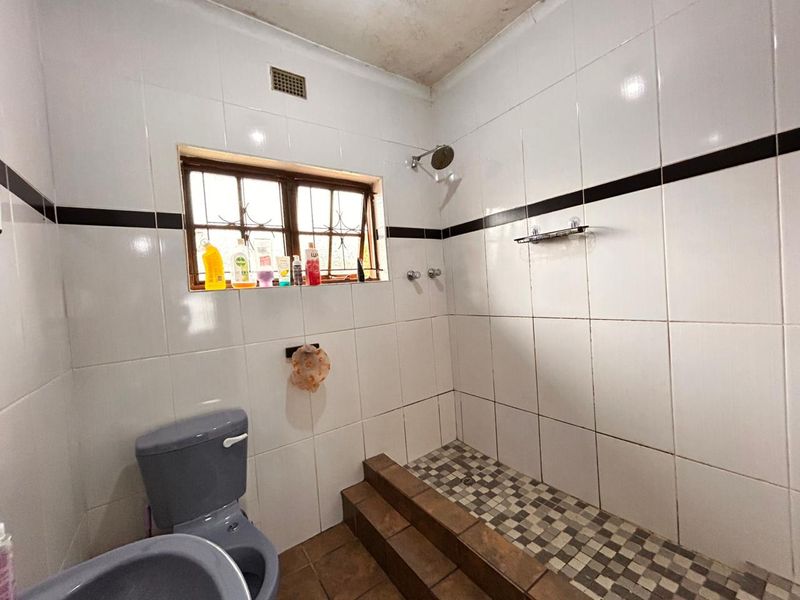 3 Bedroom House in Esikhawini - Photo 9