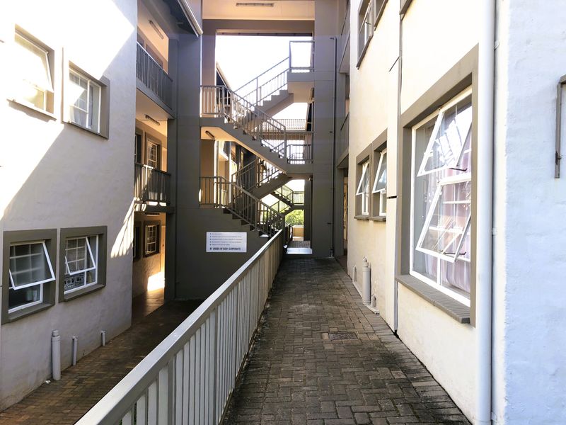 Calling all investors and first time buyers! - Photo 2