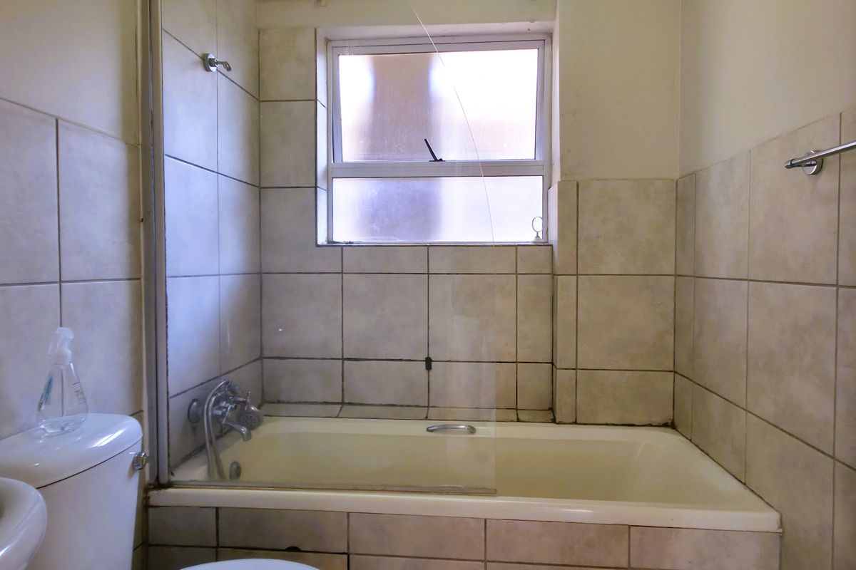 Calling all investors and first time buyers! - Photo 4