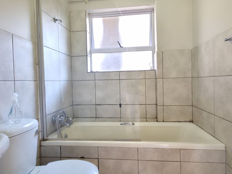 Calling all investors and first time buyers! - Photo 9