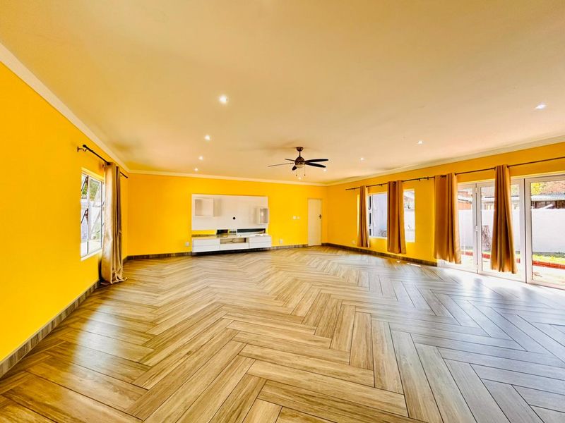 4  BEDROOM FOR SALE IN MEER EN SEE - Photo 5