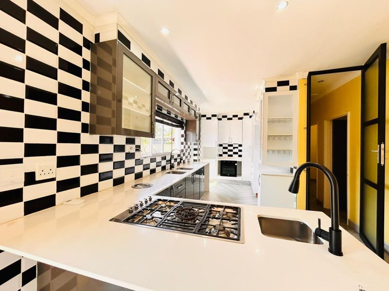 4  BEDROOM FOR SALE IN MEER EN SEE - Photo 3