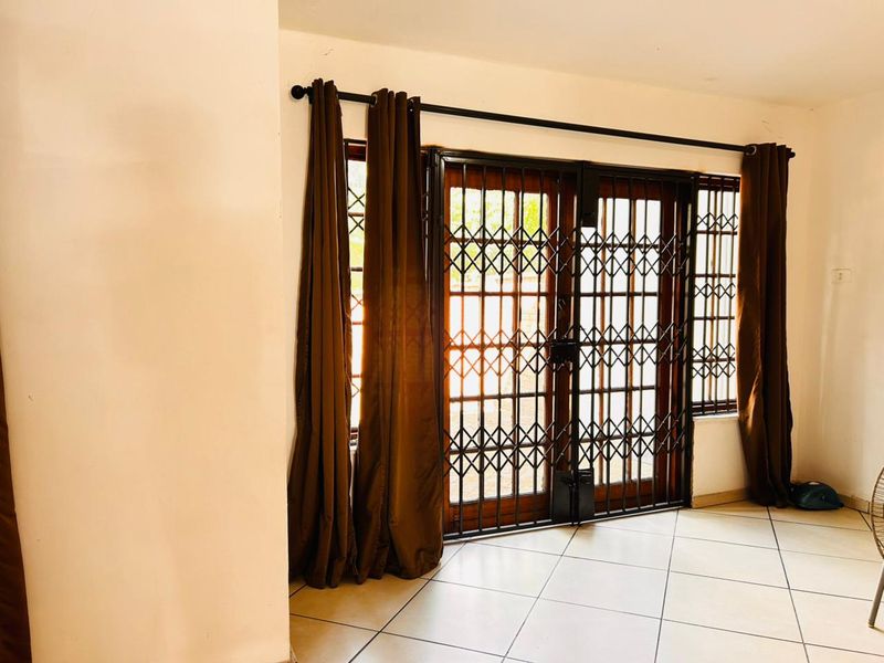 ***Exclusive Mandate*** Duplex in Arboretum for rent - Photo 6