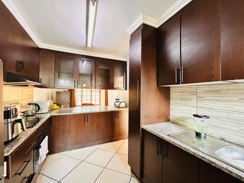 ***Exclusive Mandate*** Duplex in Arboretum for rent - Photo 3