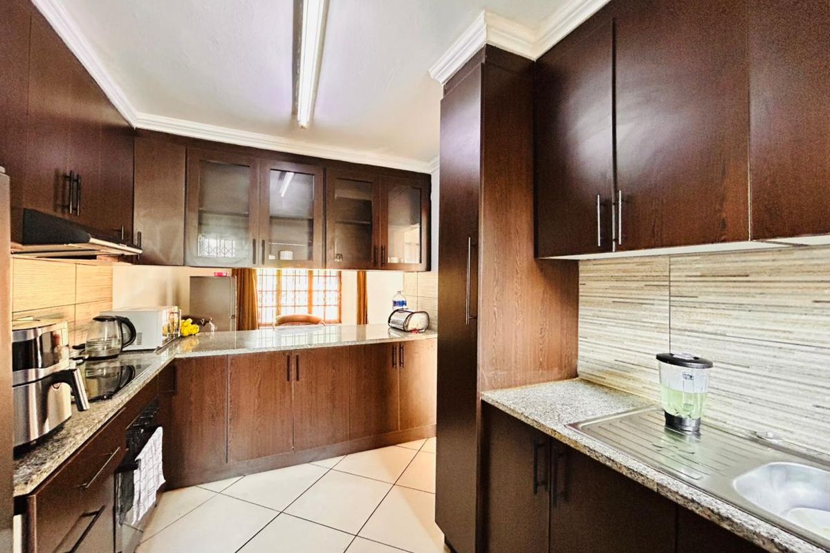 ***Exclusive Mandate*** Duplex in Arboretum for rent - Photo 3