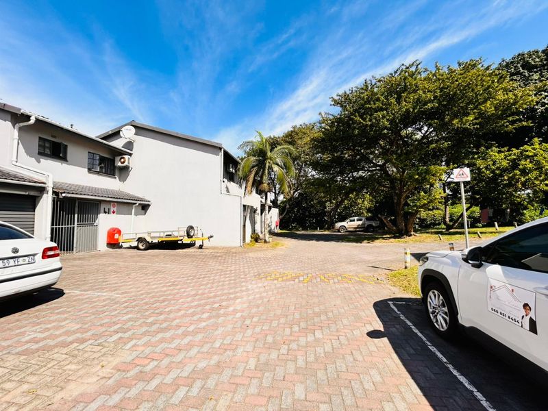 ***Exclusive Mandate*** Duplex in Arboretum for rent - Photo 2