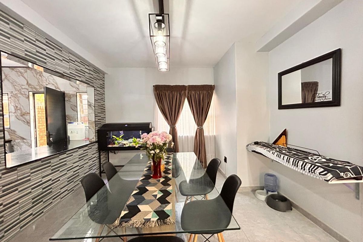 Charming Move In Ready Duplex in a Secure Complex - Photo 5