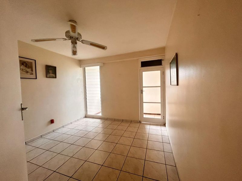 WELCOME TO THE BEAUTIFUL 1.5 BEDROOMS - Photo 3