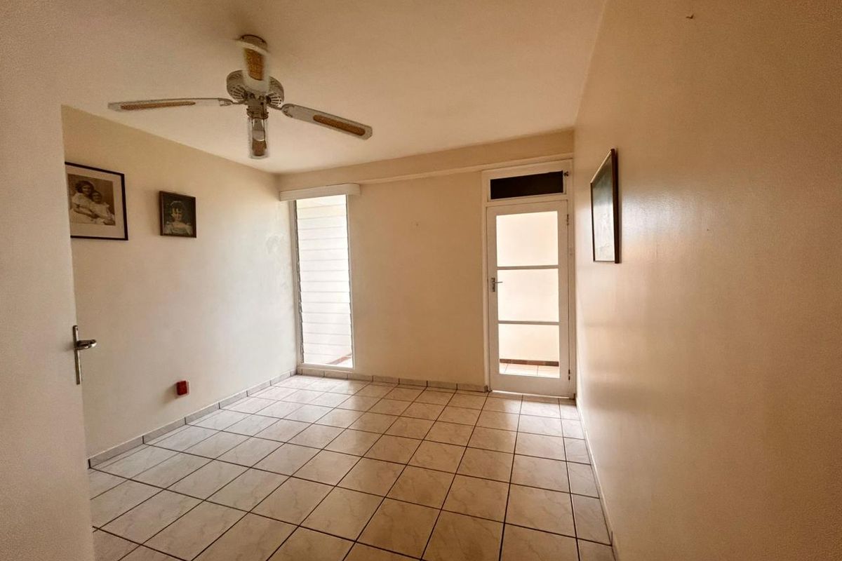 WELCOME TO THE BEAUTIFUL 1.5 BEDROOMS - Photo 3