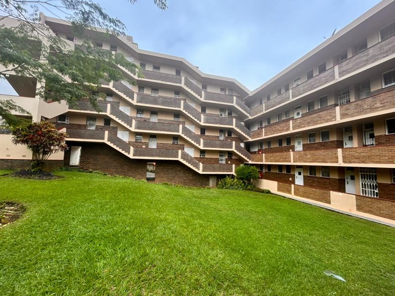 WELCOME TO THE BEAUTIFUL 1.5 BEDROOMS - Photo 9