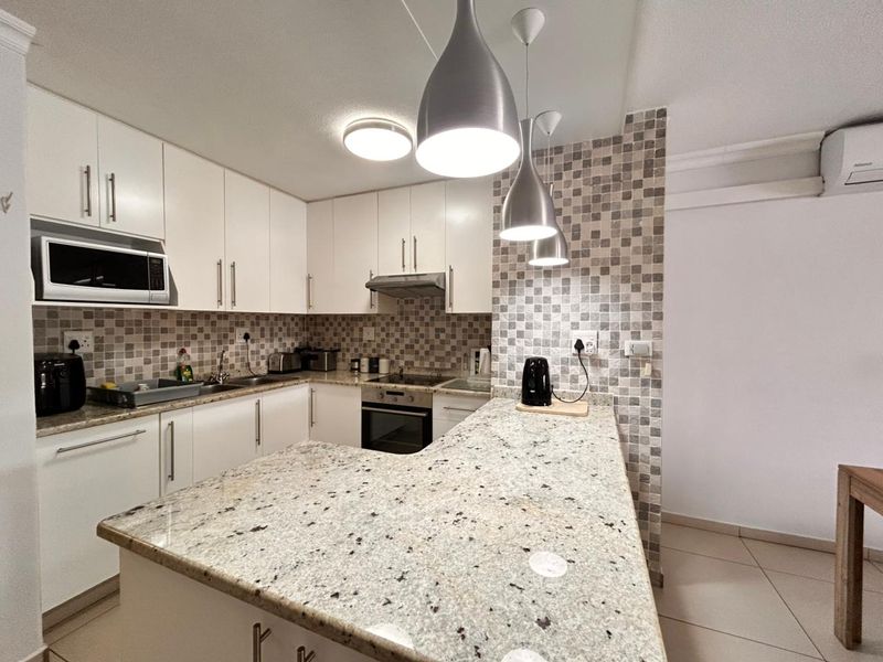 Modern 3 Storey Apartment in the Heart of Meer en See - Photo 4
