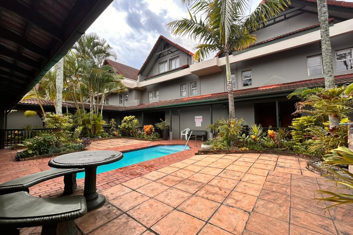 Modern 3 Storey Apartment in the Heart of Meer en See - Photo 2
