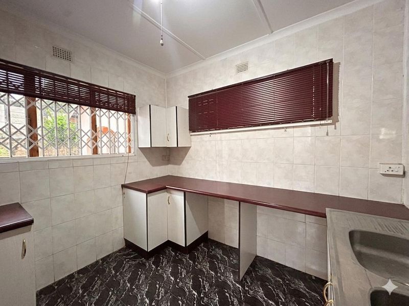 Spacious Family Home with Granny Flat  Perfect for Investment or Extended Family Living - Photo 2