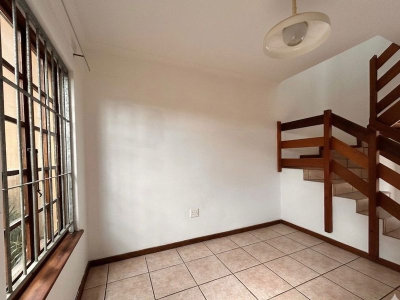 NEAT AS A PIN DUPLEX FOR SALE - Photo 7