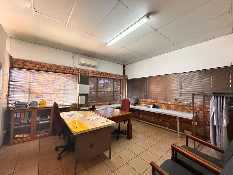 Prime Commercial Property for Sale in Empangeni Rail - Photo 2