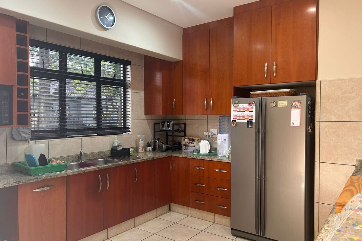 Stunning 3 Bedroom Townhouse in Mzingazi Retirement Village - Photo 3