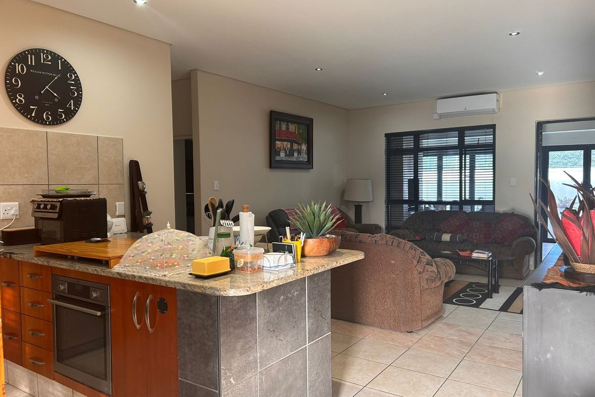 Stunning 3 Bedroom Townhouse in Mzingazi Retirement Village - Photo 2