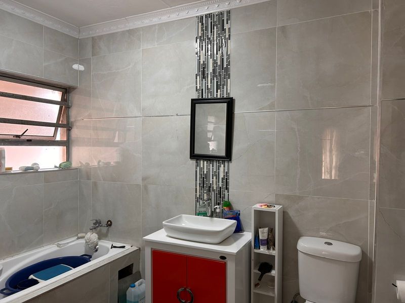 Perfect Investment or First-Time Buyer Opportunity! - Photo 8