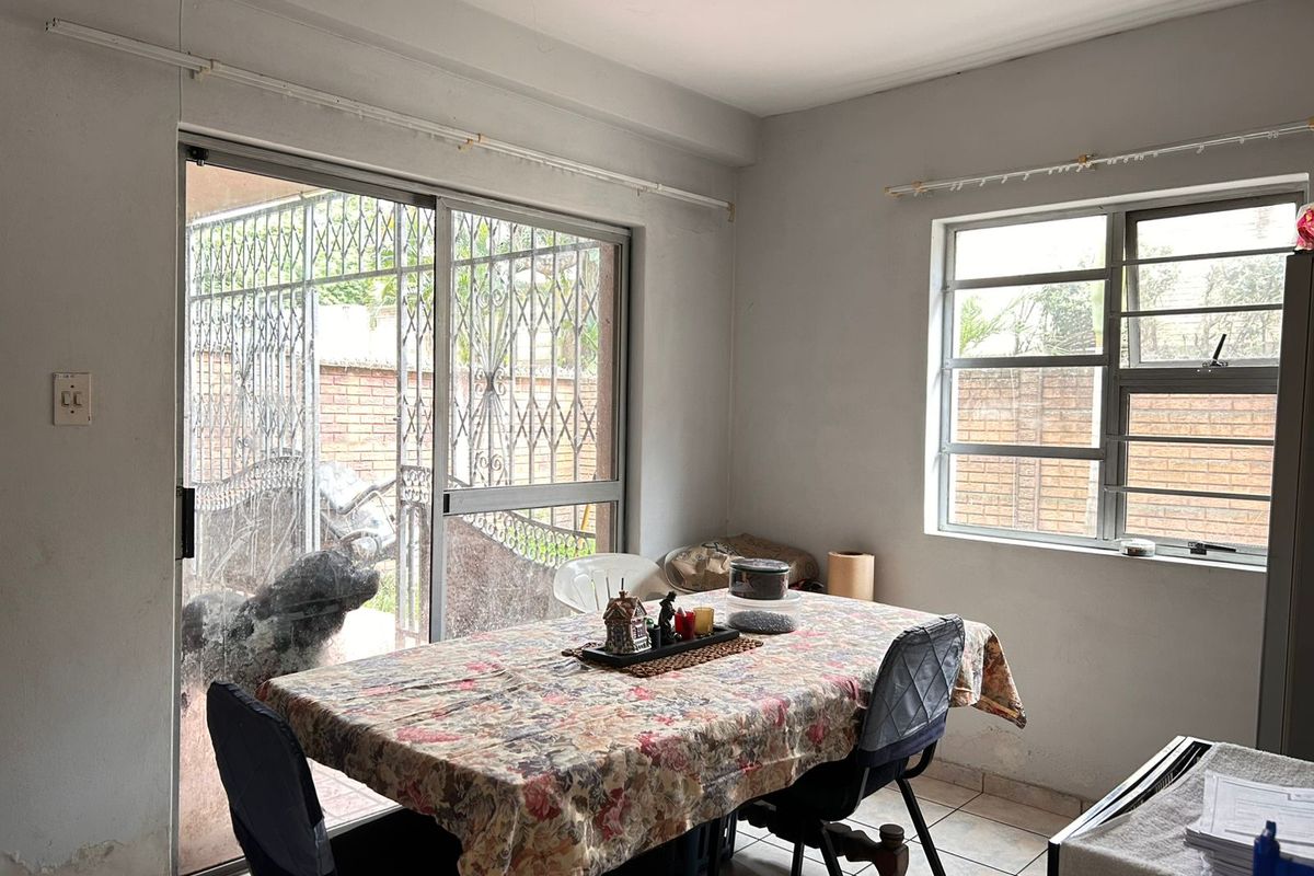 Perfect Investment or First-Time Buyer Opportunity! - Photo 3