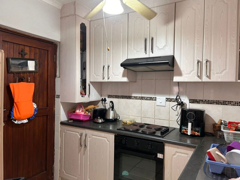 Perfect Investment or First-Time Buyer Opportunity! - Photo 4