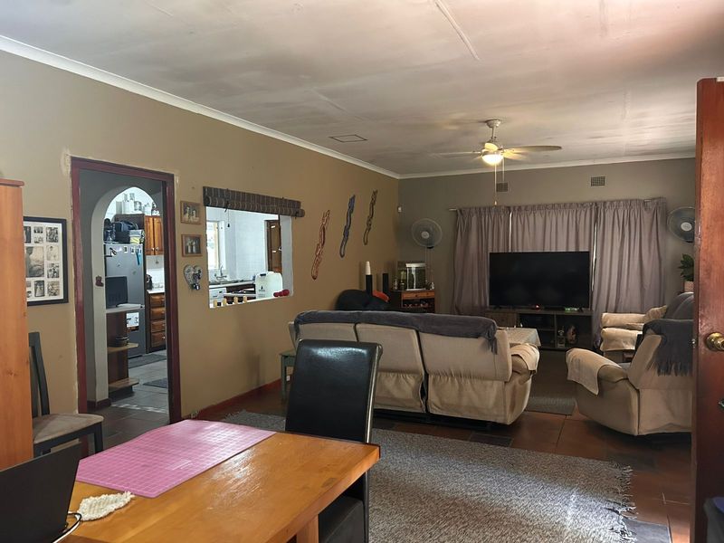 Perfect Family Home in a Quiet Area in Meer en See - Photo 2