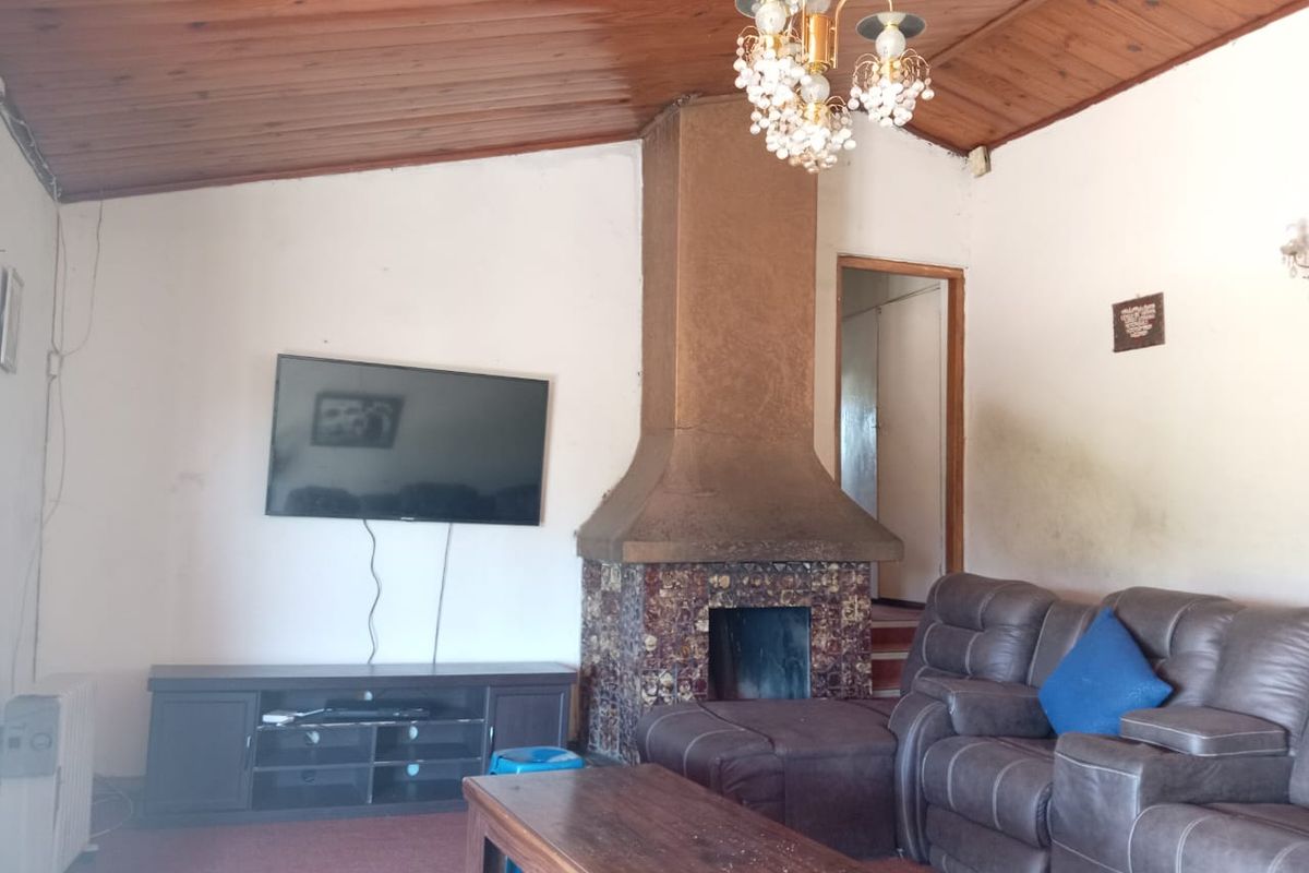 Beautiful 5 Bedroom Home for Sale in Dundee Perfect for Family Living or Investment - Photo 3