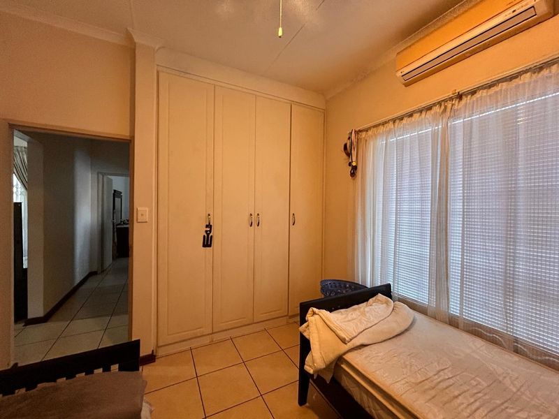 Stunning 3 Bedroom Townhouse in Prime Arboretum - Photo 9