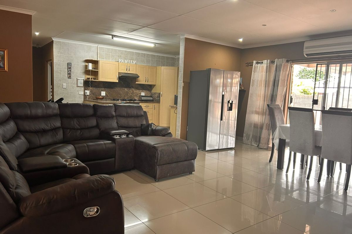 Perfect Family Home in Birdswood - Photo 4