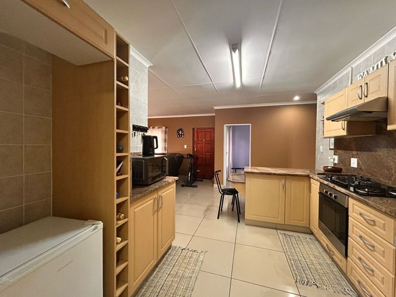 Perfect Family Home in Birdswood - Photo 5