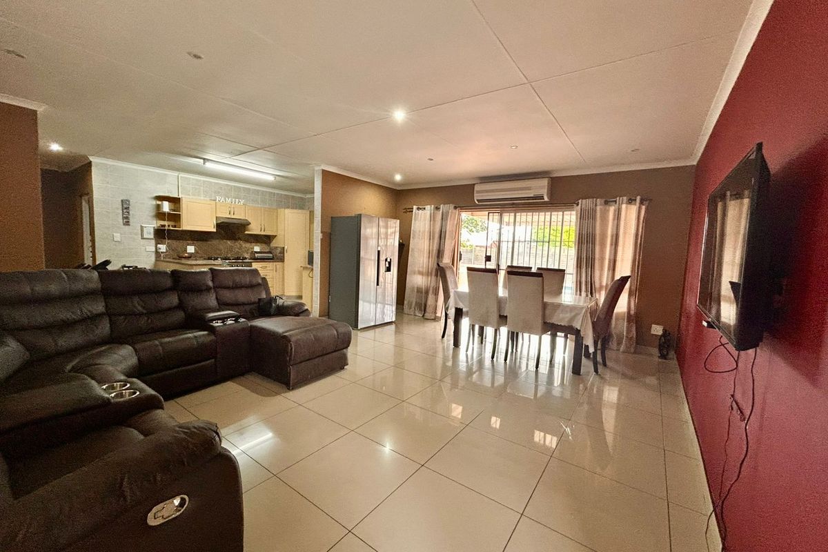 Perfect Family Home in Birdswood - Photo 3