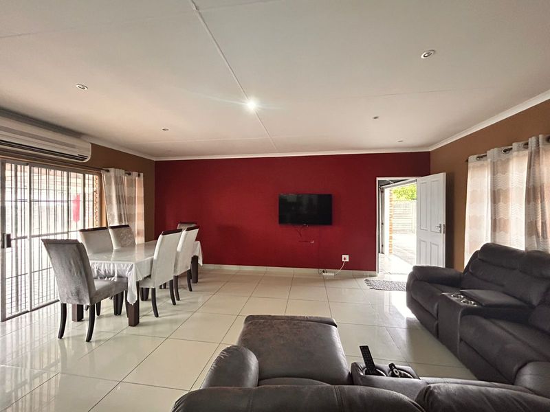 Perfect Family Home in Birdswood - Photo 2